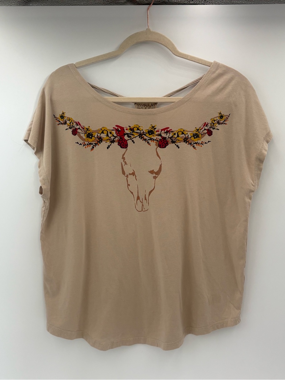Ariat Tahos Top Womens Large Beige Floral Skull Crochet Open Back Western Tee - Picture 3 of 9